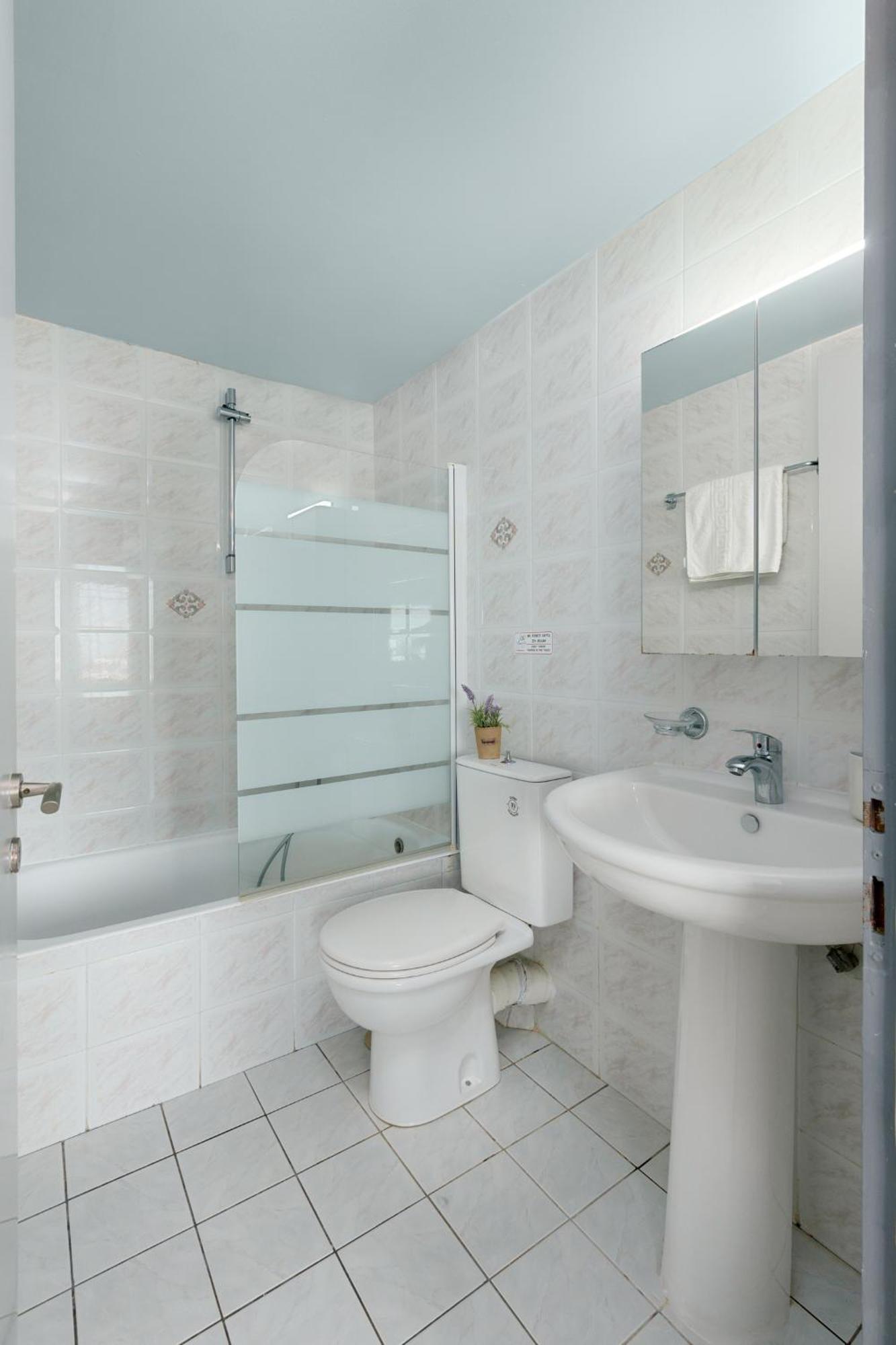 Nikos Apartments Agia Marina  Luaran gambar
